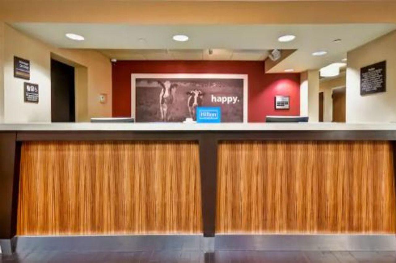 Hampton Inn Starkville Buitenkant foto