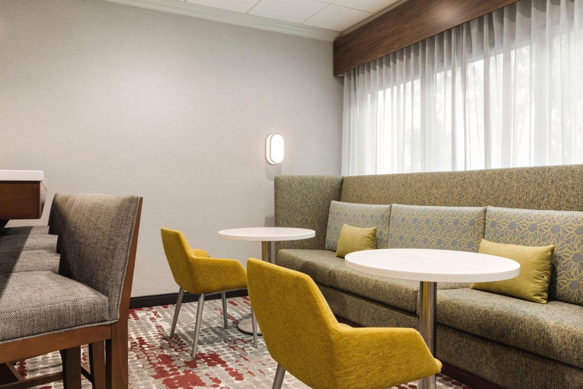 Hampton Inn Starkville Buitenkant foto