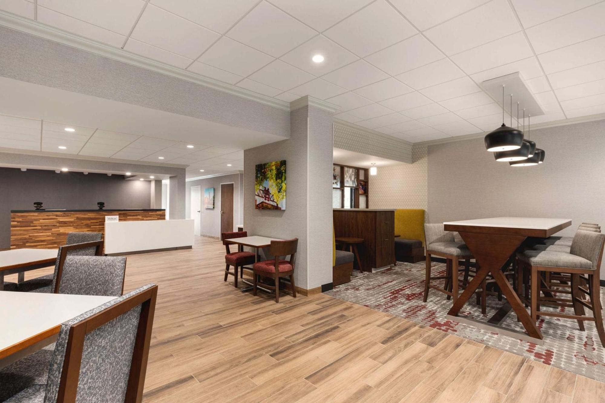 Hampton Inn Starkville Buitenkant foto