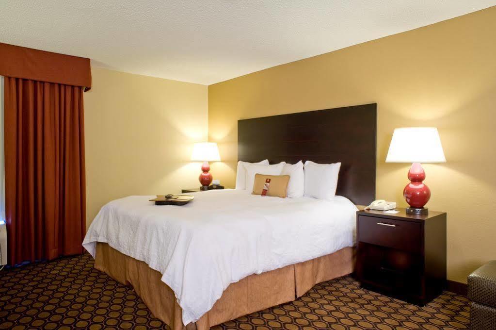 Hampton Inn Starkville Buitenkant foto