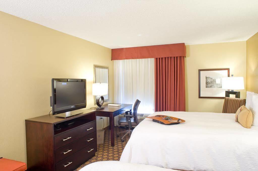 Hampton Inn Starkville Buitenkant foto